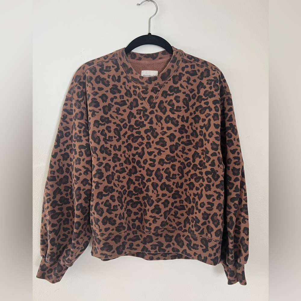 ABERCROMBIE & FITCH CHEETAH PRINT SWEATSHIRT
